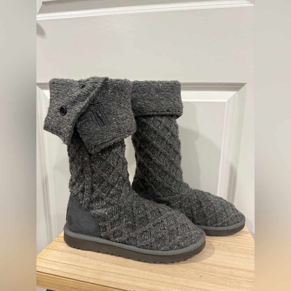 UGG Australia Women’s Knit Tall Boots Gray Size 8